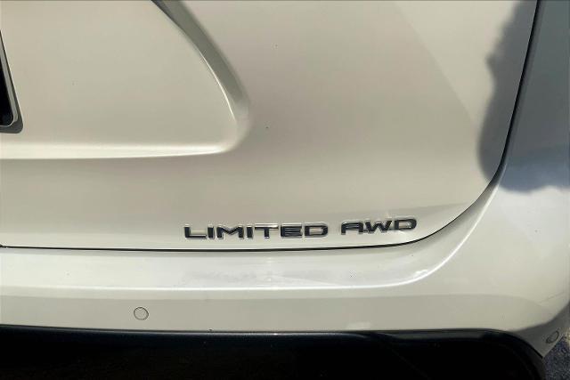 used 2021 Toyota Highlander car, priced at $35,627