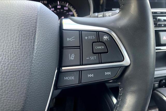 used 2021 Toyota Highlander car, priced at $35,627