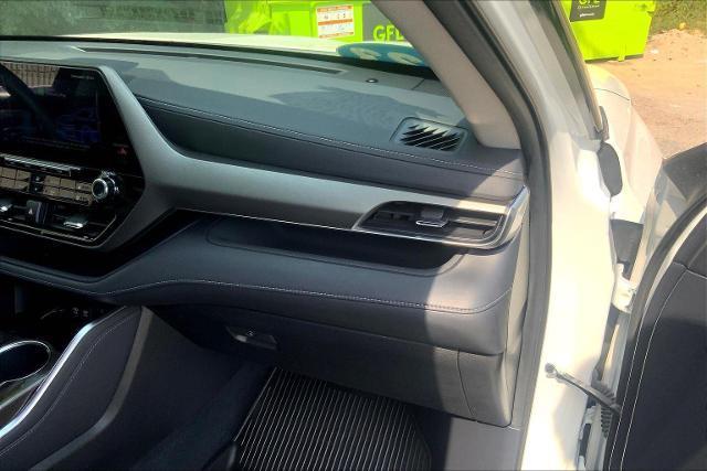 used 2021 Toyota Highlander car, priced at $35,627