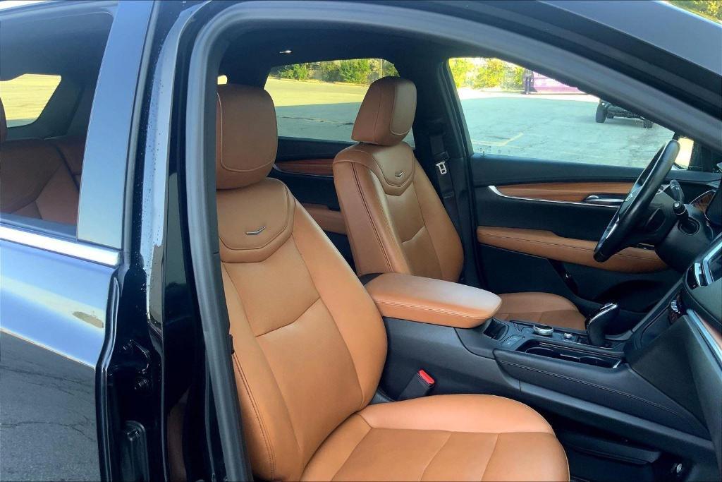 used 2022 Cadillac XT5 car, priced at $26,451
