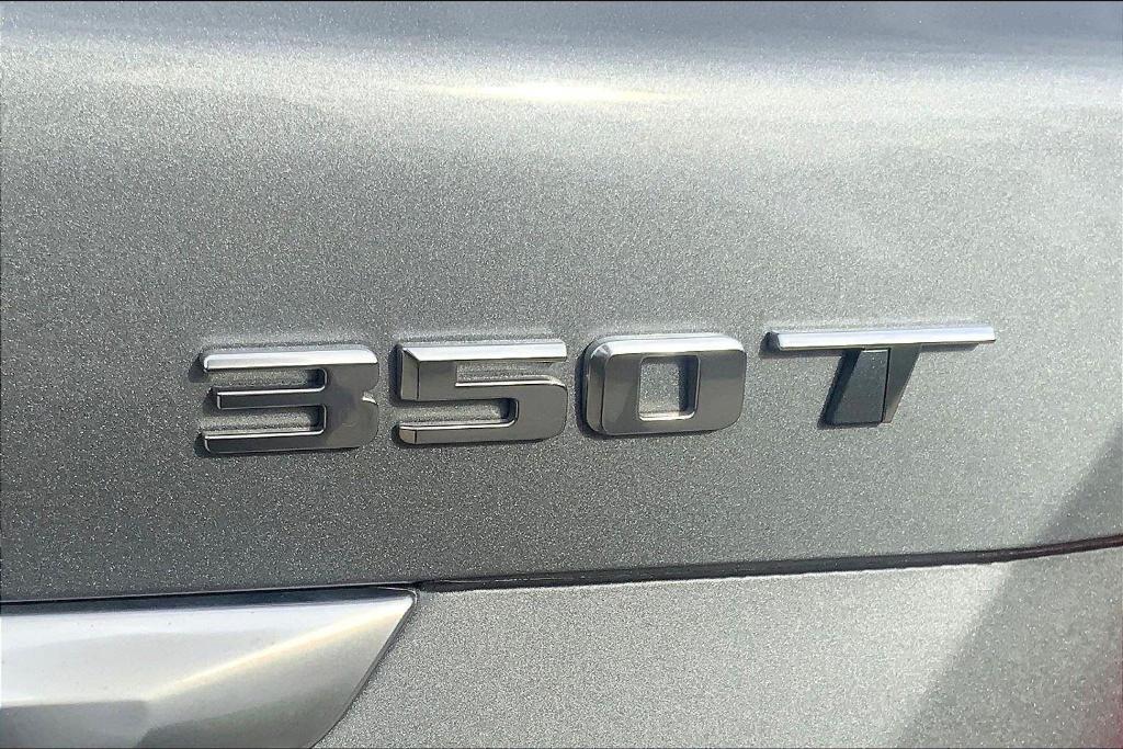 used 2023 Cadillac XT5 car, priced at $33,894