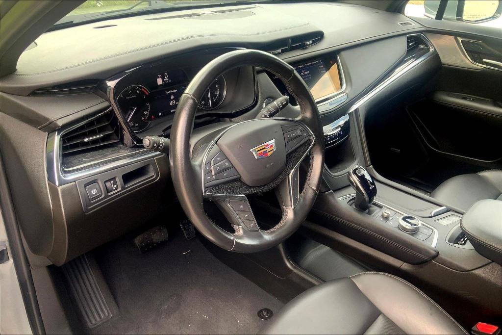 used 2023 Cadillac XT5 car, priced at $33,894