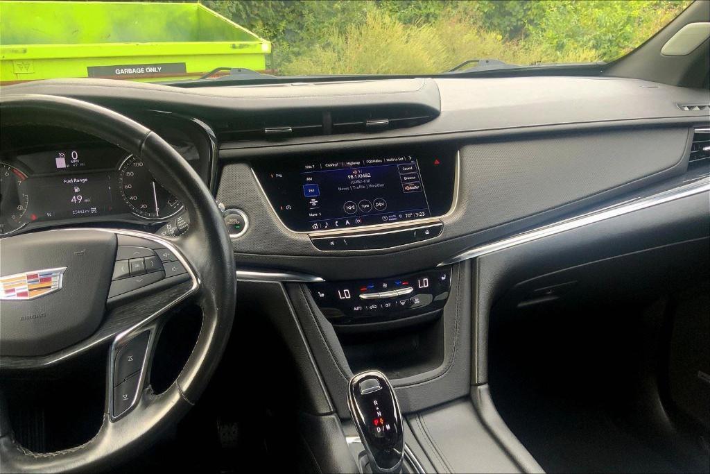 used 2023 Cadillac XT5 car, priced at $33,894