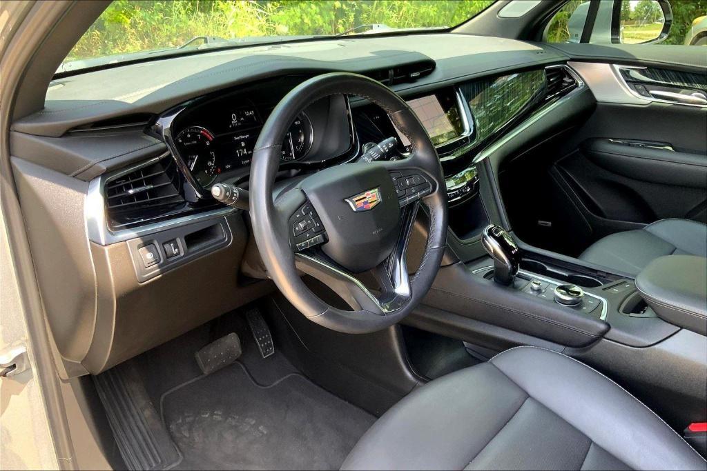 used 2023 Cadillac XT6 car, priced at $40,210