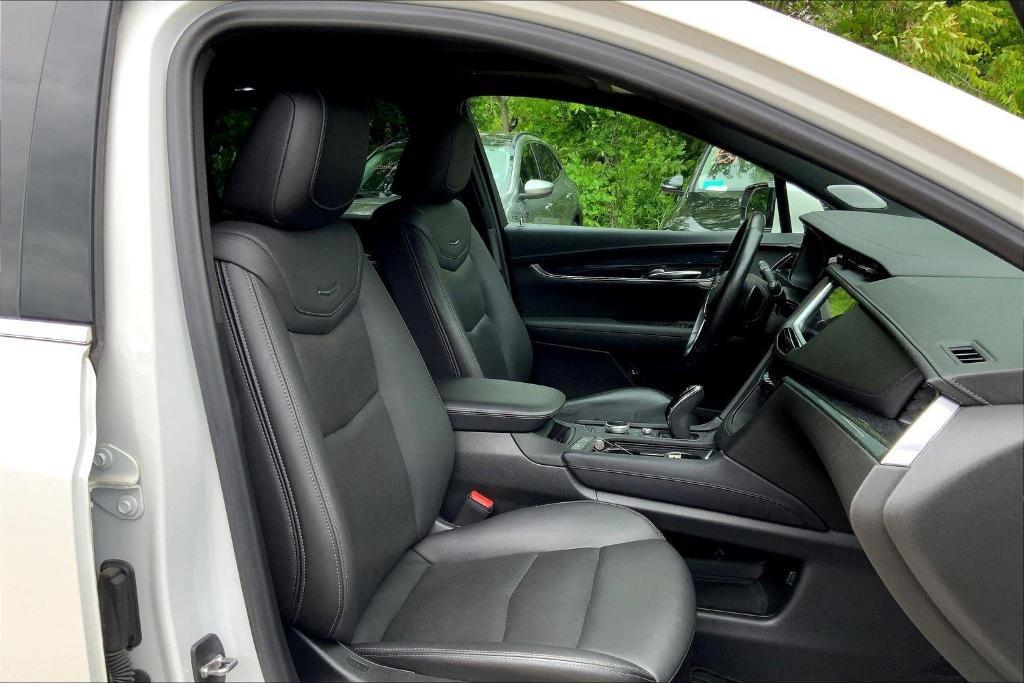 used 2022 Cadillac XT5 car, priced at $29,564