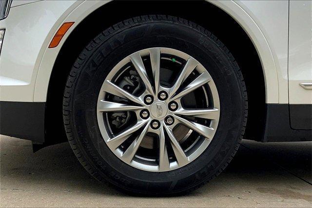 used 2022 Cadillac XT5 car, priced at $33,697