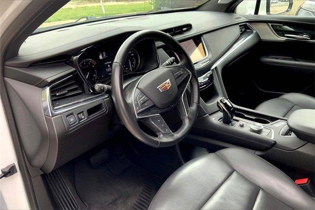 used 2022 Cadillac XT5 car, priced at $33,697