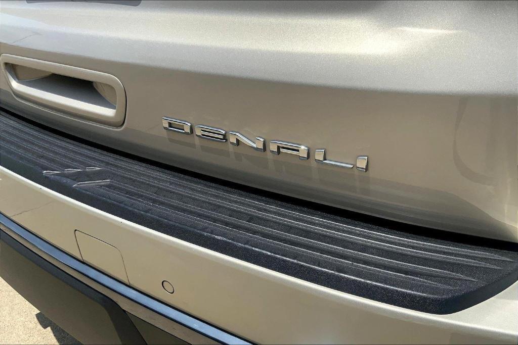 used 2023 GMC Yukon XL car, priced at $72,546