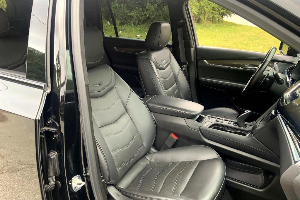 used 2024 Cadillac XT6 car, priced at $42,894
