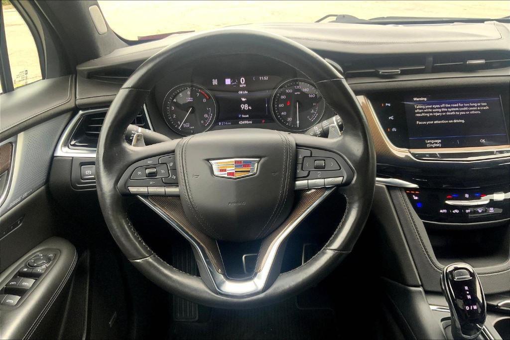 used 2024 Cadillac XT6 car, priced at $42,894