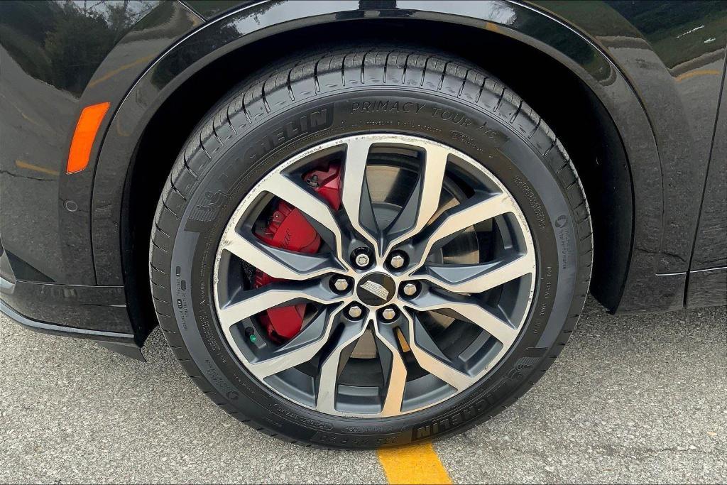 used 2024 Cadillac XT6 car, priced at $42,894