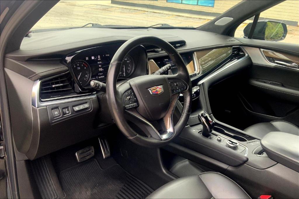 used 2024 Cadillac XT6 car, priced at $42,894