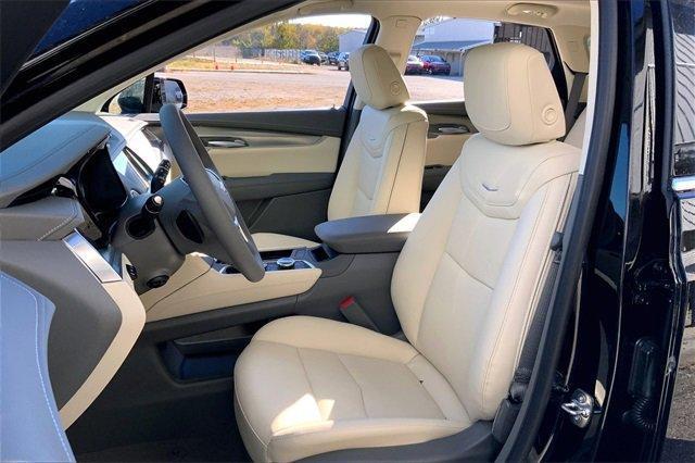 new 2025 Cadillac XT5 car, priced at $51,765