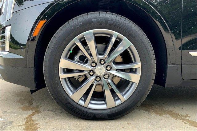 new 2025 Cadillac XT5 car, priced at $58,765