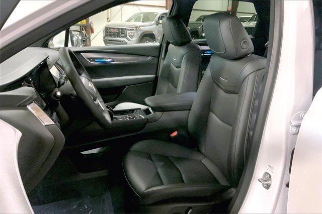 new 2025 Cadillac XT5 car, priced at $46,015