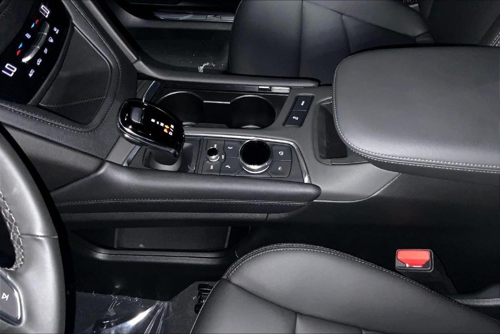 new 2025 Cadillac XT5 car, priced at $44,015