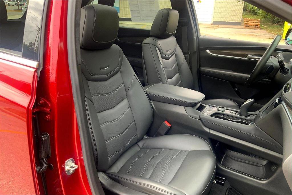 used 2024 Cadillac XT5 car, priced at $50,691