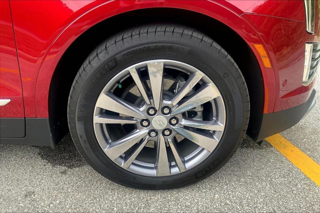 used 2024 Cadillac XT5 car, priced at $50,691