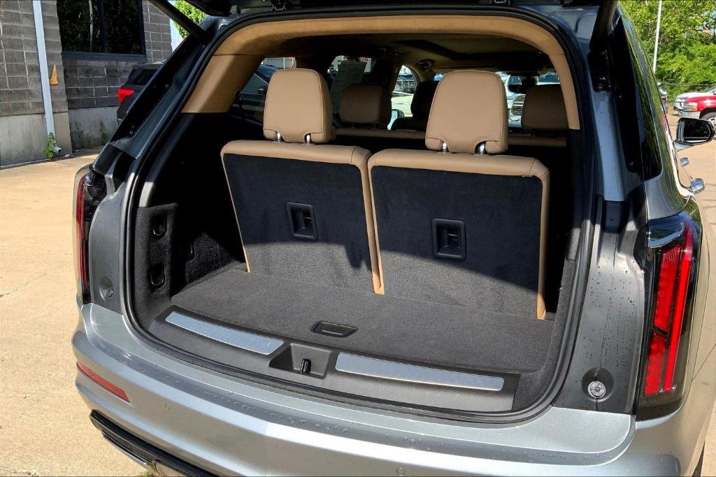 used 2024 Cadillac XT6 car, priced at $53,491
