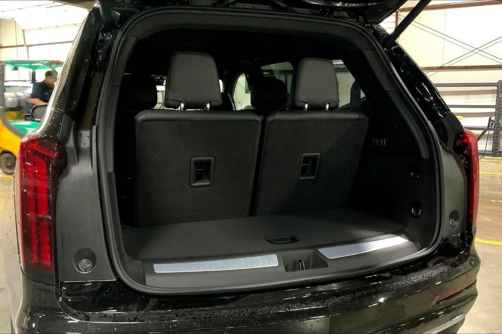 new 2025 Cadillac XT6 car, priced at $63,164