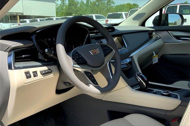 new 2025 Cadillac XT5 car, priced at $59,789