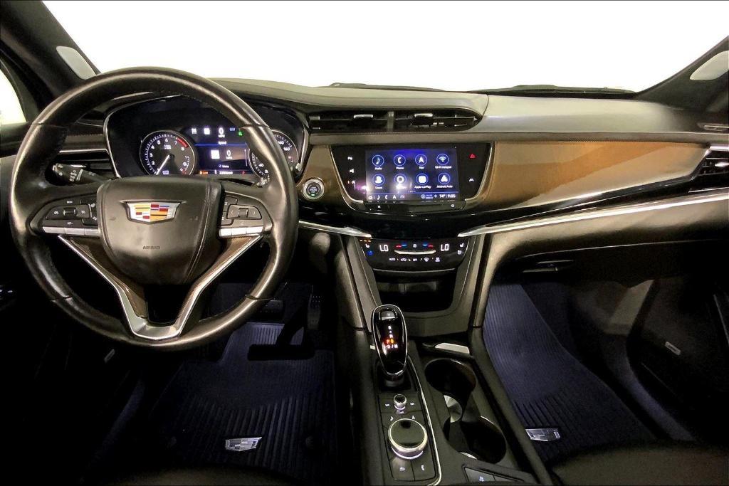 used 2024 Cadillac XT6 car, priced at $43,892