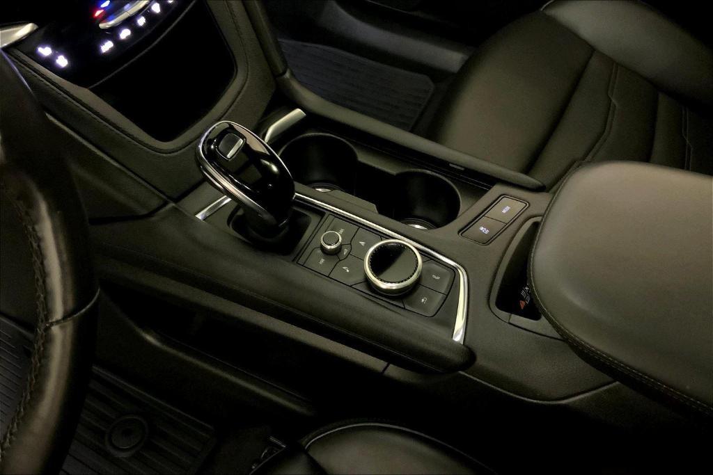 used 2024 Cadillac XT6 car, priced at $43,892