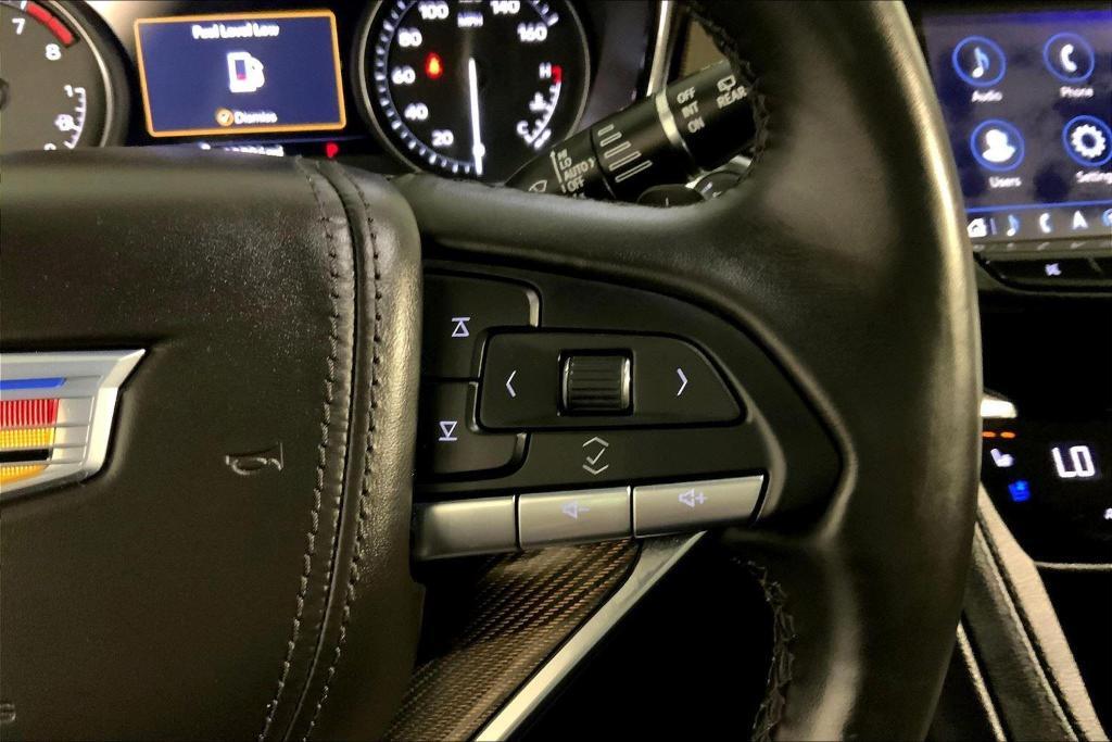 used 2024 Cadillac XT6 car, priced at $43,892