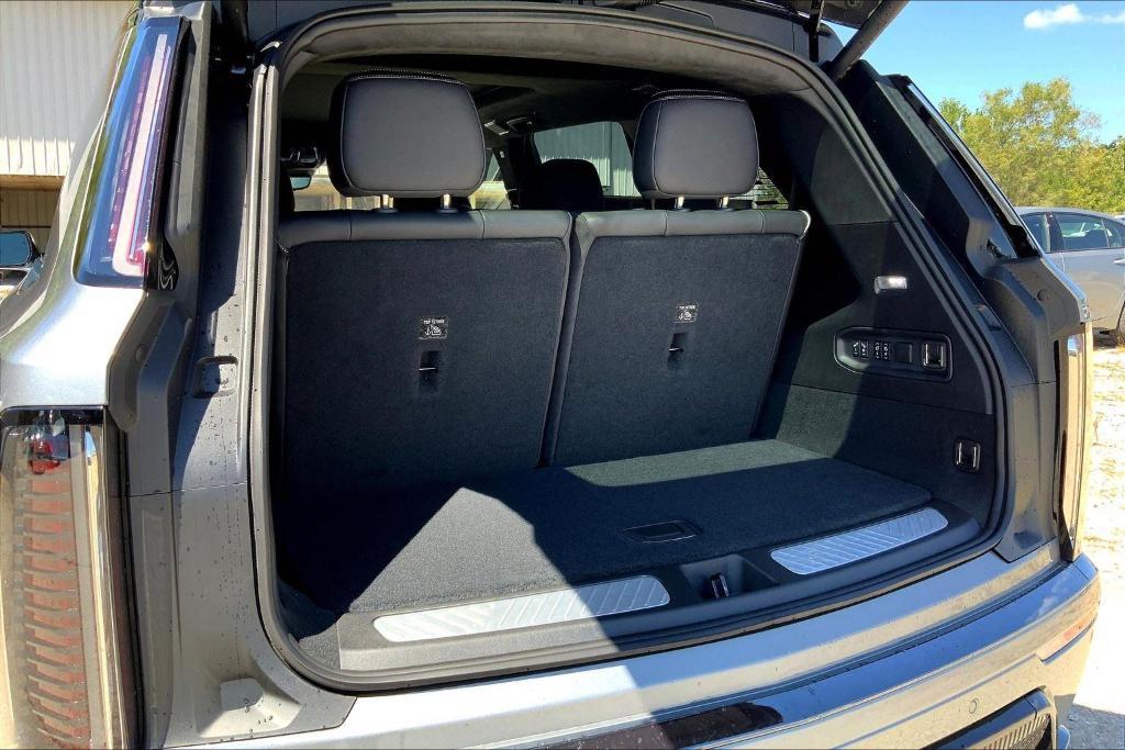 new 2026 Cadillac VISTIQ car, priced at $98,190