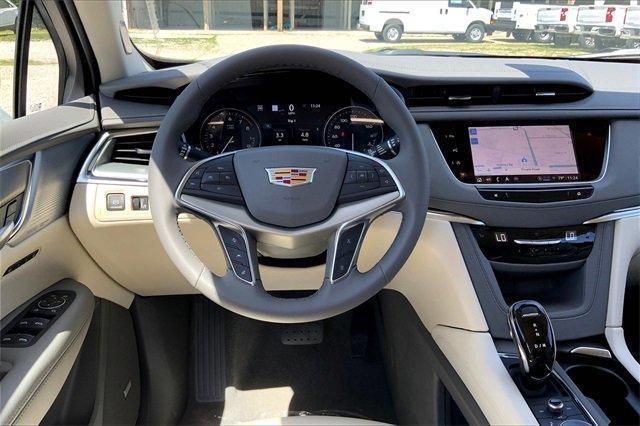 new 2025 Cadillac XT5 car, priced at $60,389