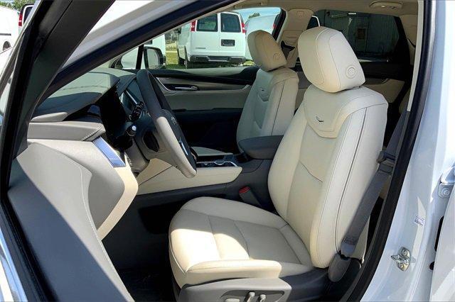 new 2025 Cadillac XT5 car, priced at $60,389