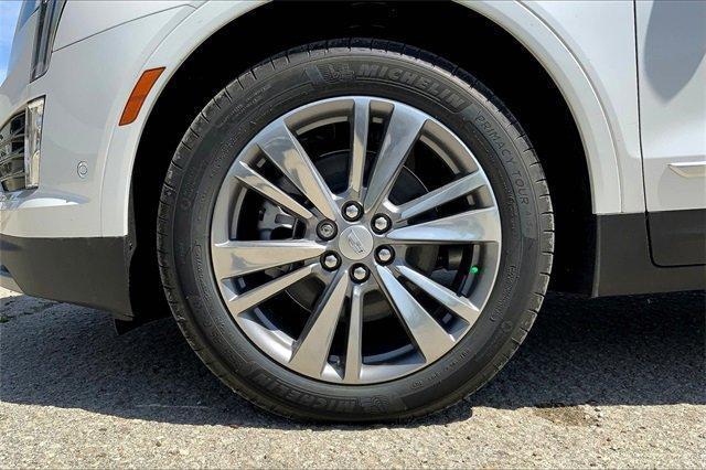 new 2025 Cadillac XT5 car, priced at $60,389