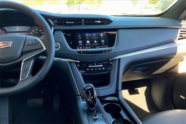 new 2025 Cadillac XT5 car, priced at $45,915