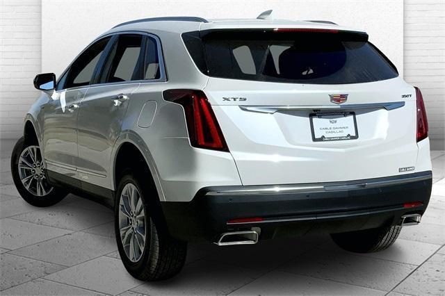 new 2025 Cadillac XT5 car, priced at $45,915