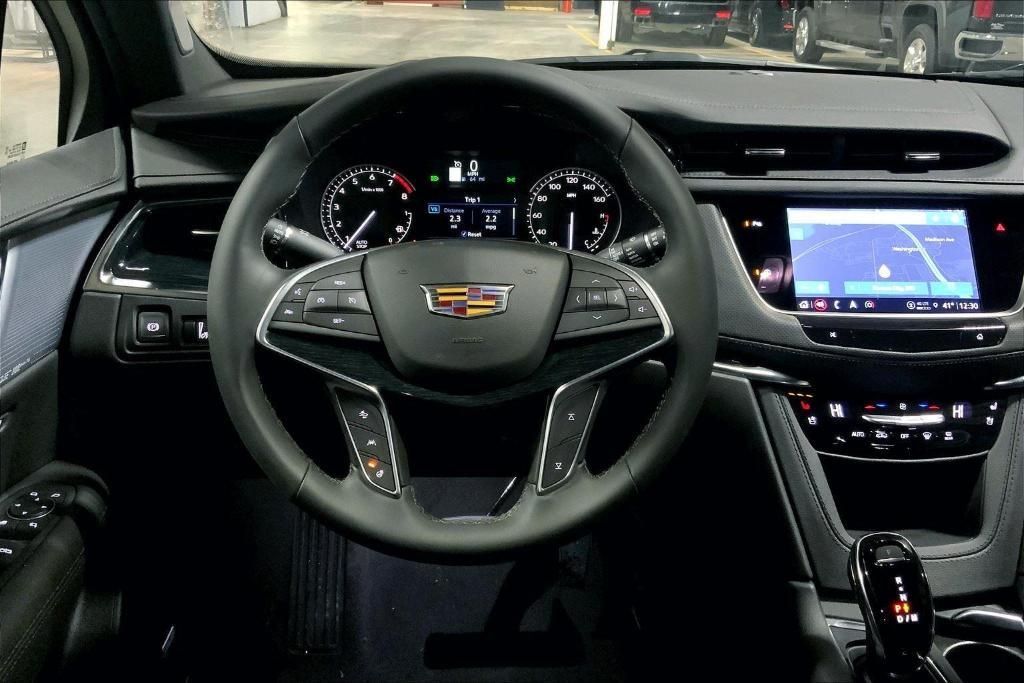 new 2025 Cadillac XT5 car, priced at $54,840