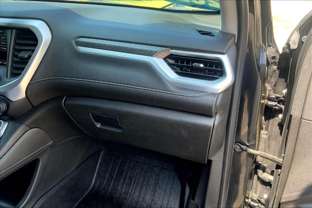 used 2021 GMC Acadia car, priced at $26,553