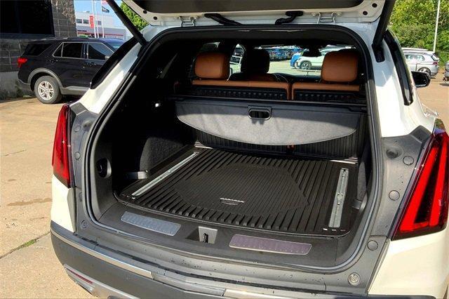 used 2022 Cadillac XT5 car, priced at $27,458