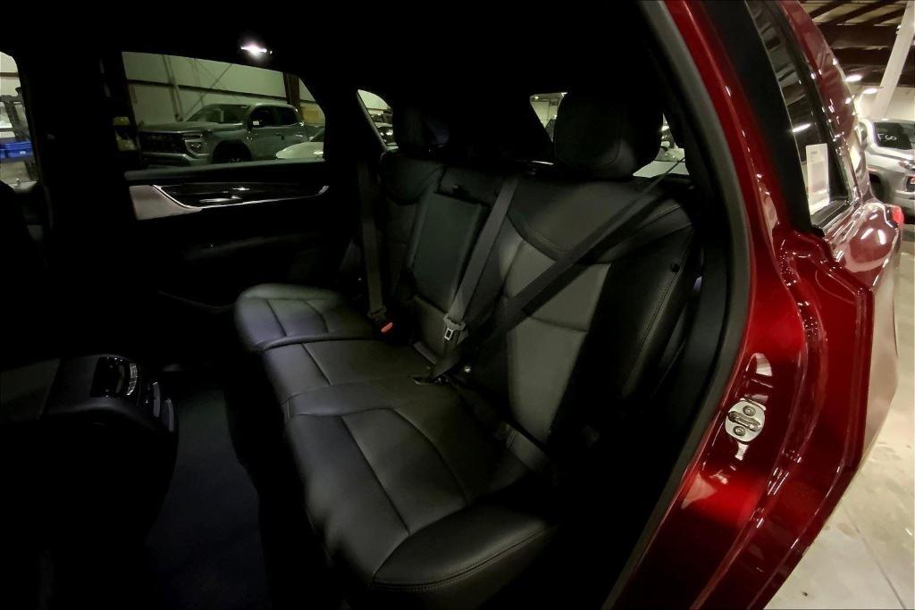 new 2025 Cadillac XT5 car, priced at $63,690