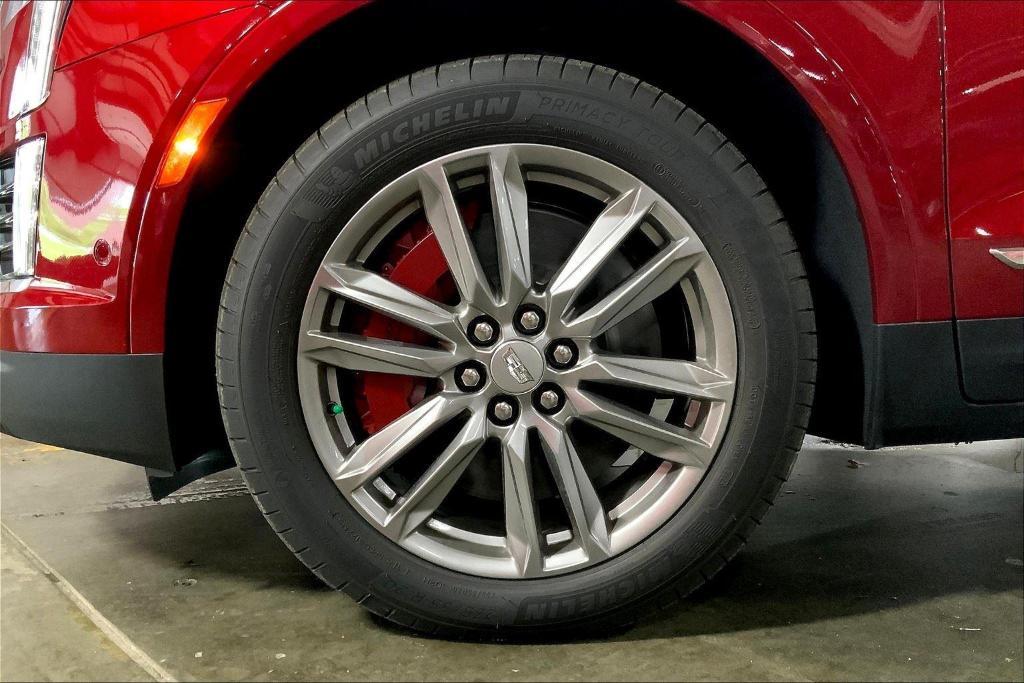 new 2025 Cadillac XT5 car, priced at $63,690