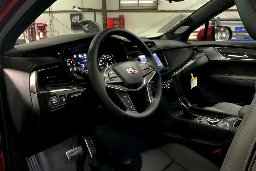 new 2025 Cadillac XT5 car, priced at $63,690