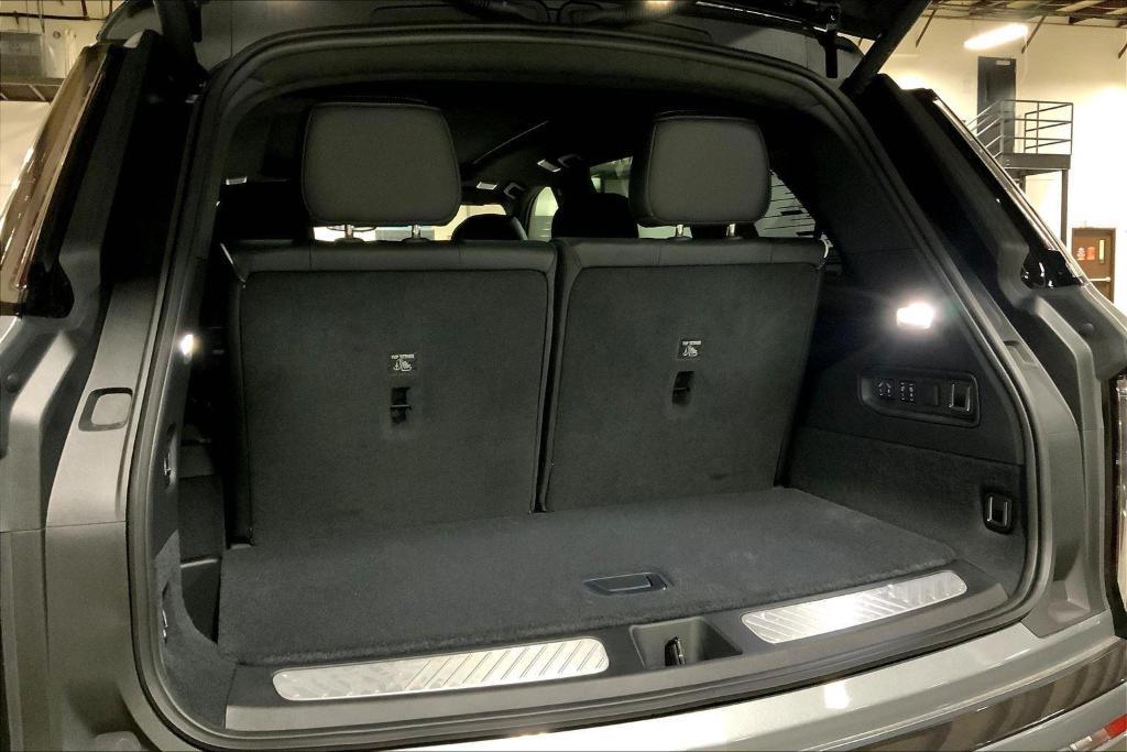 new 2026 Cadillac VISTIQ car, priced at $98,190