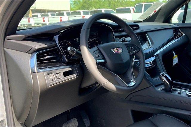 new 2025 Cadillac XT6 car, priced at $50,940
