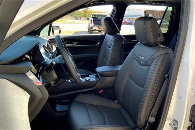 new 2025 Cadillac XT6 car, priced at $59,115