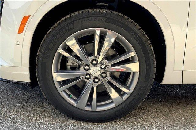 new 2025 Cadillac XT6 car, priced at $59,115