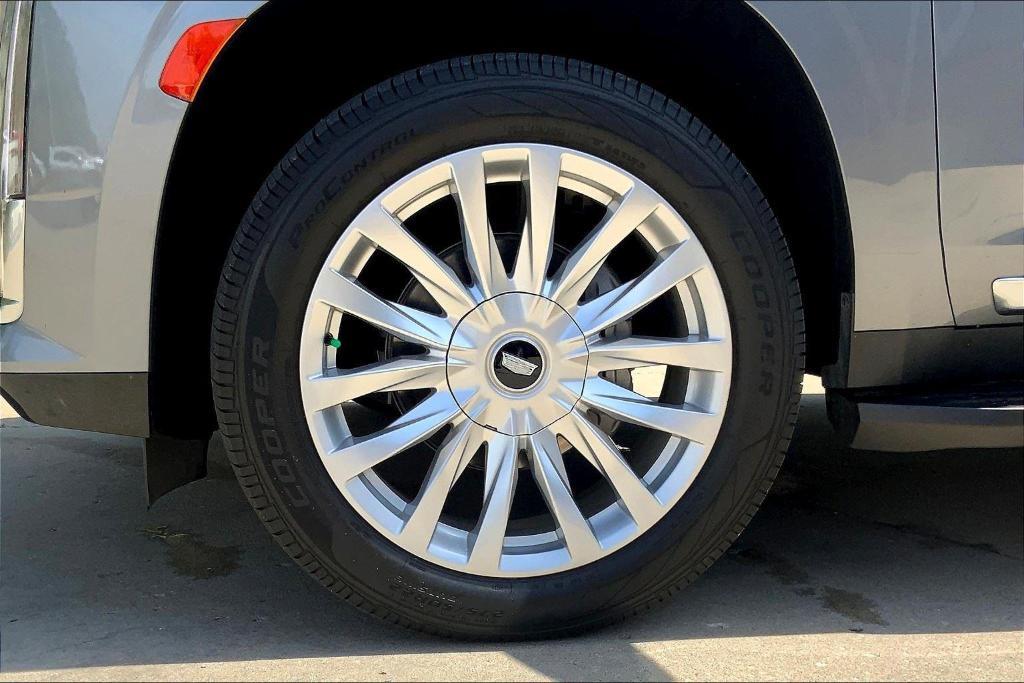 used 2022 Cadillac Escalade ESV car, priced at $59,786