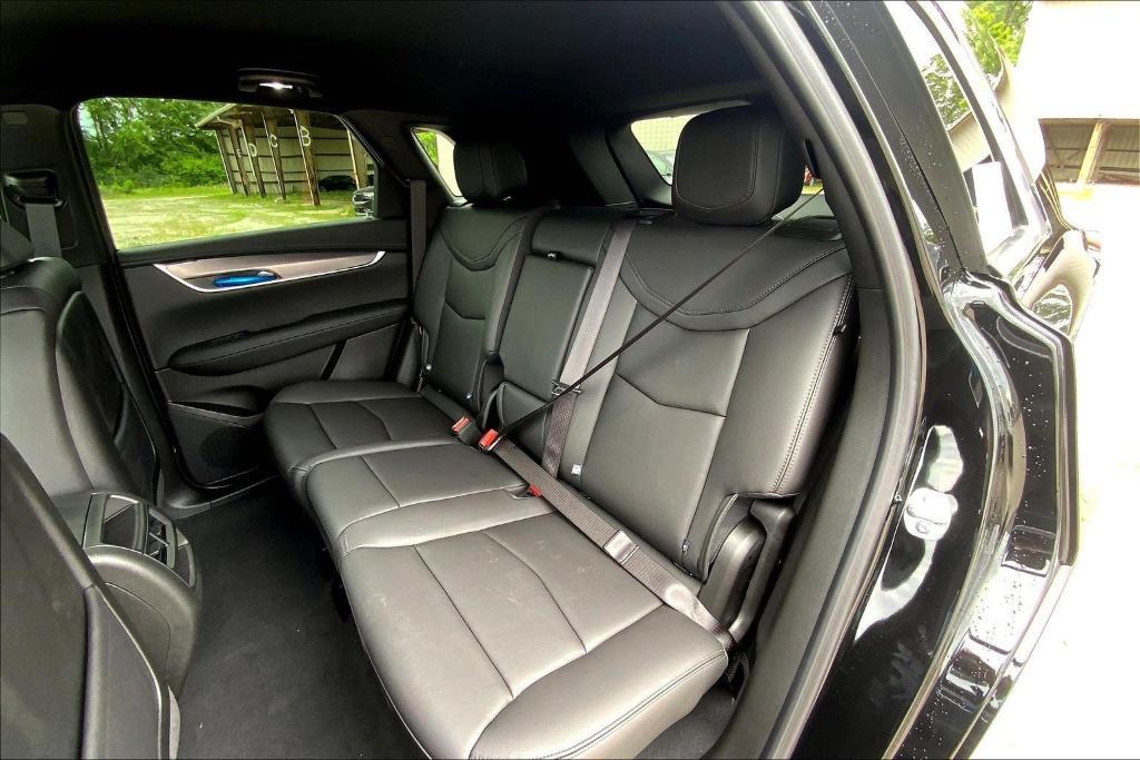 new 2025 Cadillac XT5 car, priced at $45,415