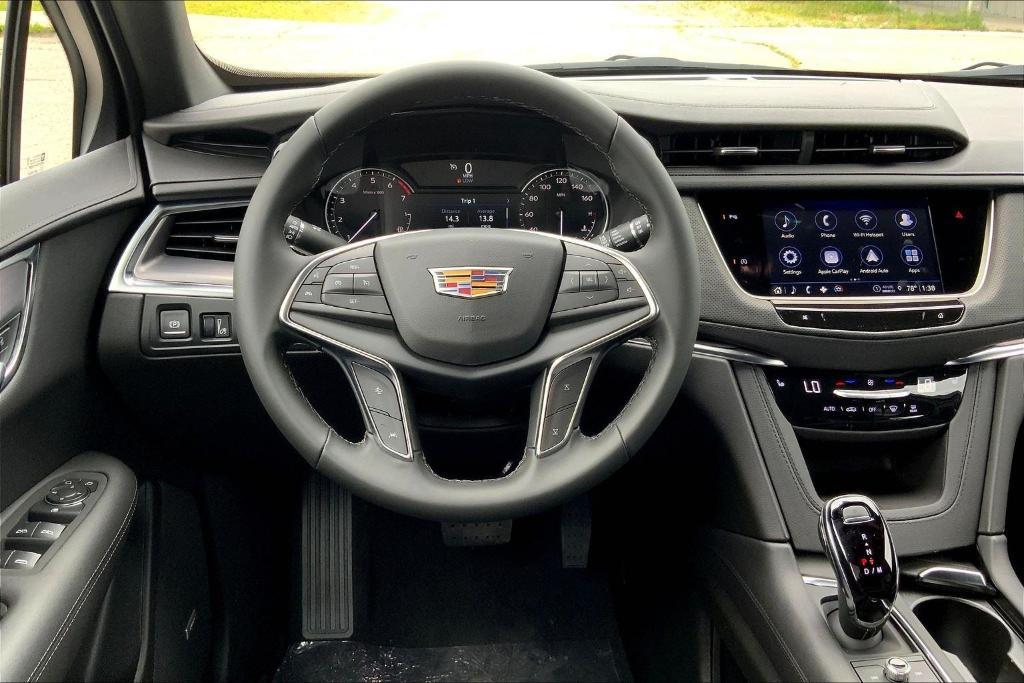 new 2025 Cadillac XT5 car, priced at $45,415
