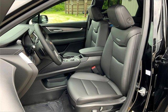 new 2025 Cadillac XT5 car, priced at $45,415