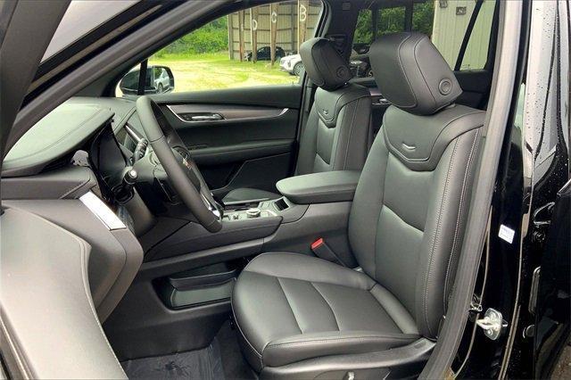 new 2025 Cadillac XT6 car, priced at $51,565