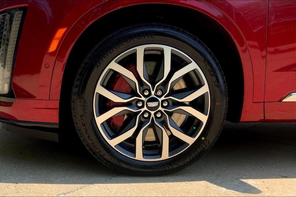 used 2024 Cadillac XT6 car, priced at $50,000